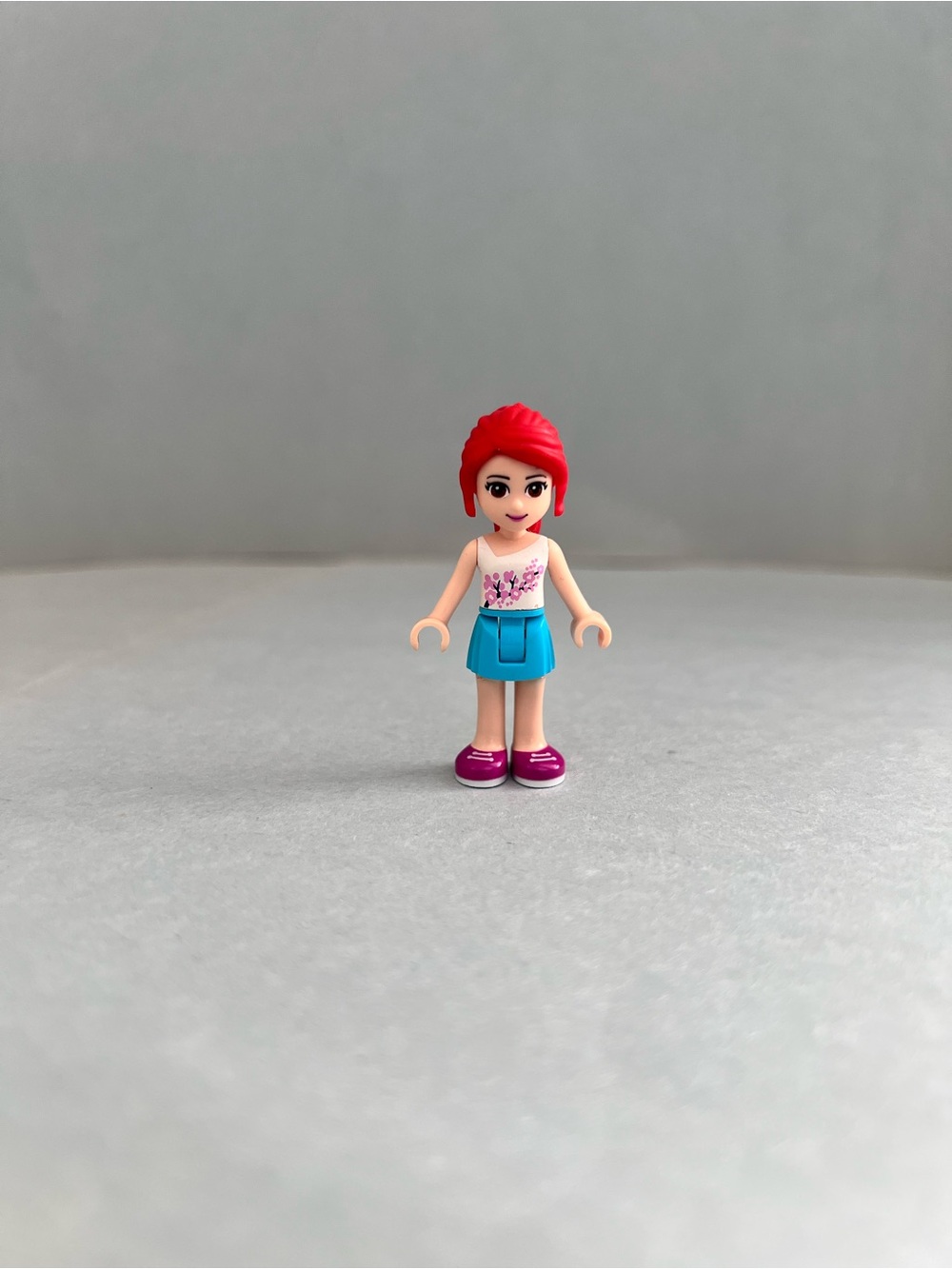 LEGO Friends Mia mini-doll figure